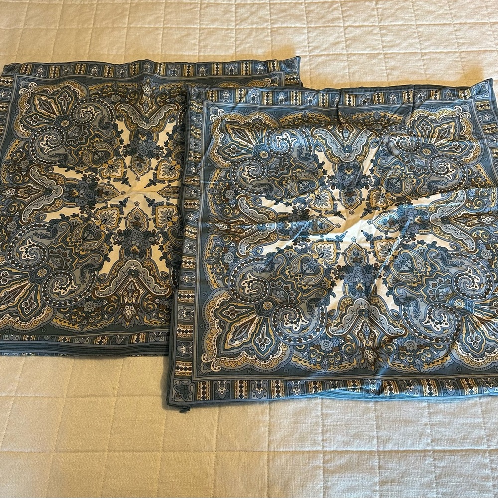 Pottery Barn Mansfield Blue Paisely Square Pillow Covers - Picture 15 of 15